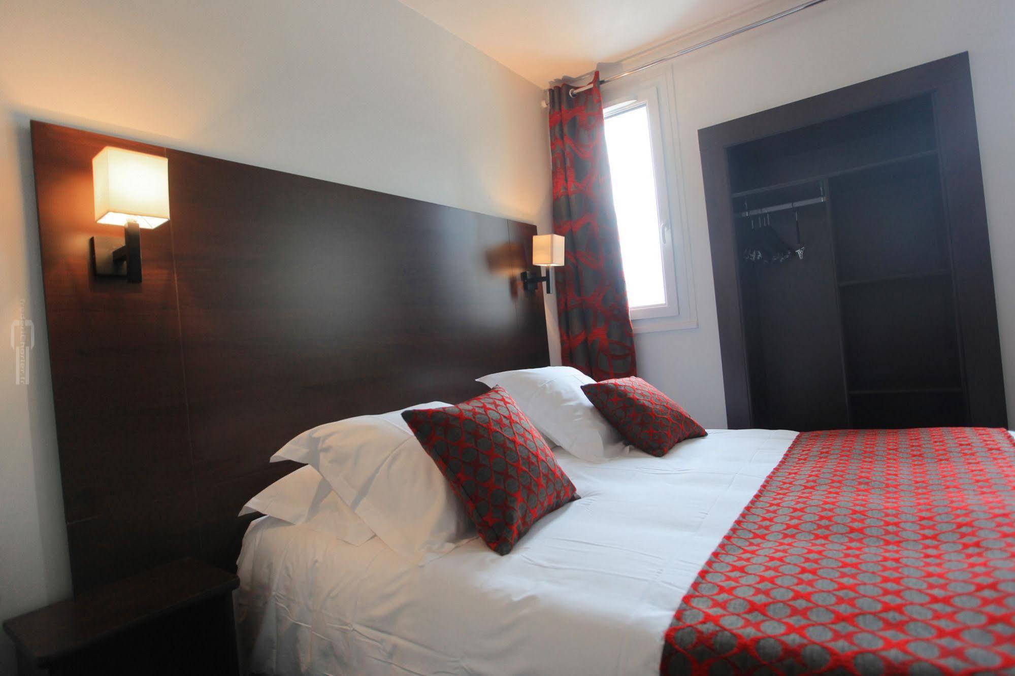 Le Mokca Hotel Meylan Bagian luar foto